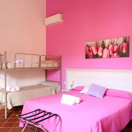 Deluxe Hostel