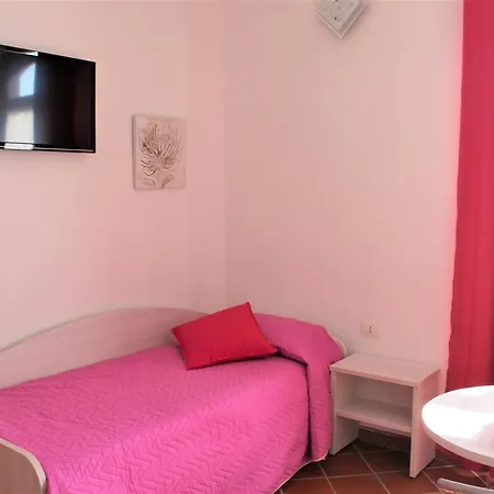 Deluxe Hostel