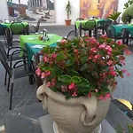 Deluxe Ostello