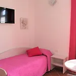 Deluxe Ostello